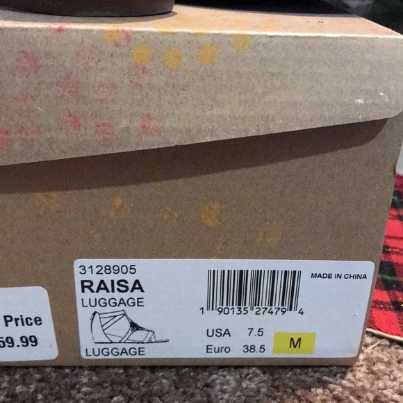 Euro Soft,Brown/ camel color wedge sandals, size 7.5 M - Picture 11 of 11